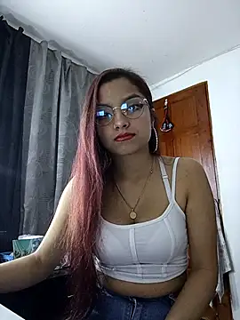 Snapshot of NaughtyLola_26 chatting on September 29, 9:19 pm NaughtyLola 26 online show from September 29, 9:19 pm