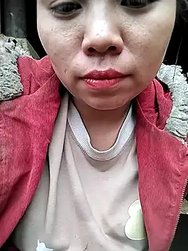 venu00 online show from December 18, 4:40 am