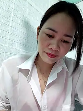 Snapshot of Singlemom69x chatting on September 24, 3:32 am Singlemom69x online show from September 24, 3:32 am