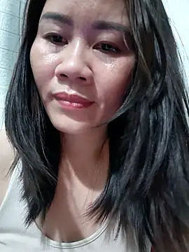 Snapshot of Singlemom69x chatting on October 15, 2:39 pm Singlemom69x online show from October 15, 2:39 pm