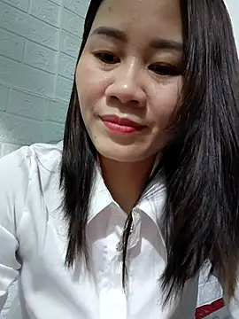 Snapshot of Singlemom69x chatting on November 1, 2:08 pm Singlemom69x online show from November 1, 2:08 pm