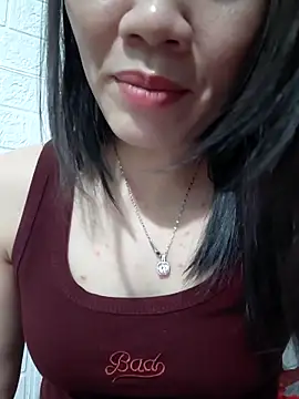 Snapshot of Singlemom69x chatting on November 14, 2:32 am Singlemom69x online show from November 14, 2:32 am