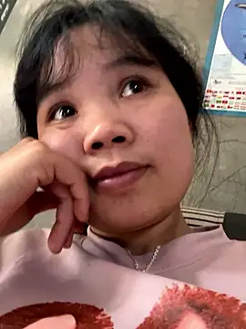 Snapshot of Ngoc-bbi chatting on October 3, 2:41 am Ngoc-bbi online show from October 3, 2:41 am