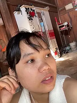 Snapshot of Ngoc-bbi chatting on October 18, 2:36 am Ngoc-bbi online show from October 18, 2:36 am