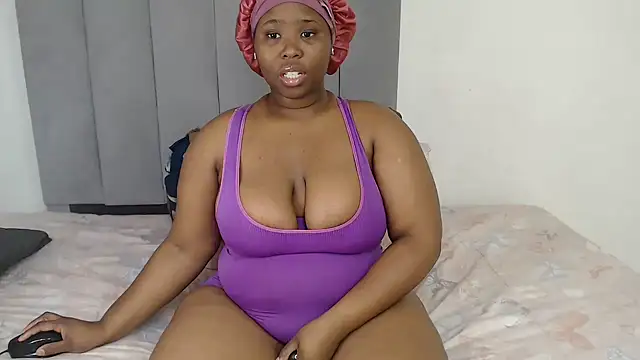 Snapshot of Sexy_melanin17 chatting on October 4, 7:06 am Sexy melanin17 online show from October 4, 7:06 am