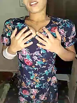 Snapshot of Savita2310 chatting on November 12, 5:35 pm Savita2310 online show from November 12, 5:35 pm