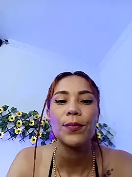 Snapshot of dulcelatin21 chatting on October 25, 1:13 am dulcelatin21 online show from October 25, 1:13 am