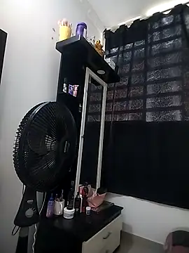 Snapshot of dulcelatin21 chatting on November 3, 3:57 pm dulcelatin21 online show from November 3, 3:57 pm