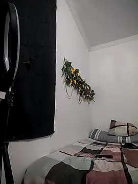 Snapshot of dulcelatin21 chatting on November 5, 8:20 pm dulcelatin21 online show from November 5, 8:20 pm