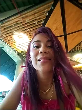 Snapshot of dulcelatin21 chatting on November 16, 9:20 pm dulcelatin21 online show from November 16, 9:20 pm