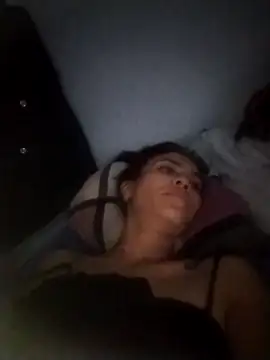 Snapshot of dulcelatin21 chatting on November 28, 9:39 pm dulcelatin21 online show from November 28, 9:39 pm