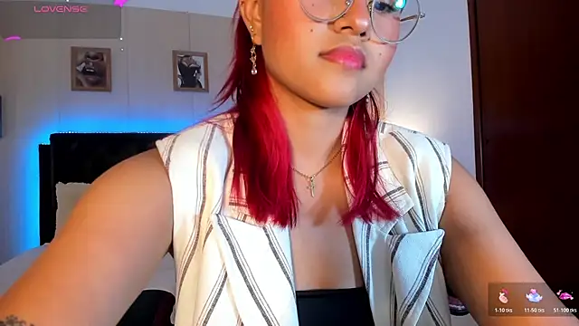 MAYASMITH   online show from July 12, 11:29 pm