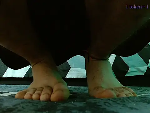 Snapshot of aaronjames1 chatting on November 26, 1:12 pm aaronjames1 online show from November 26, 1:12 pm