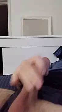 Snapshot of NewJoiner chatting on October 6, 8:28 pm NewJoiner online show from October 6, 8:28 pm