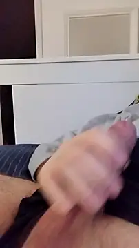 Snapshot of NewJoiner chatting on October 10, 5:56 pm NewJoiner online show from October 10, 5:56 pm