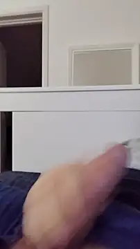 Snapshot of NewJoiner chatting on November 6, 9:05 pm NewJoiner online show from November 6, 9:05 pm