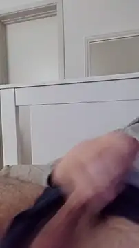 Snapshot of NewJoiner chatting on December 3, 6:39 pm NewJoiner online show from December 3, 6:39 pm