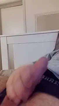 Snapshot of NewJoiner chatting on December 5, 6:26 pm NewJoiner online show from December 5, 6:26 pm