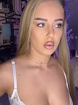 AubrieleRouj1 online show from April 17, 5:27 pm