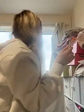 Snapshot of Angelloverxo chatting on December 5, 3:41 pm Angelloverxo online show from December 5, 3:41 pm