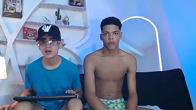 PRETTY FEM online show from September 11, 1:33 pm