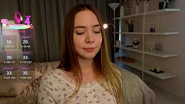 Snapshot of CarollSmithh chatting on December 19, 7:04 am CarollSmithh online show from December 19, 7:04 am