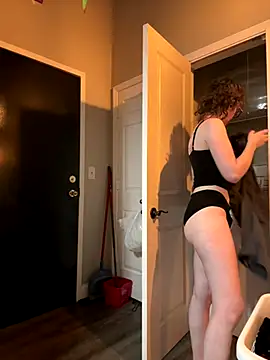 Snapshot of knottybunny chatting on December 16, 11:43 pm knottybunny online show from December 16, 11:43 pm