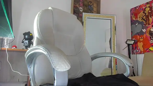 Snapshot of mila_dash chatting on November 10, 12:15 pm mila dash online show from November 10, 12:15 pm