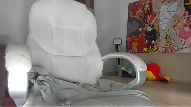 Snapshot of mila_dash chatting on November 21, 10:14 am mila dash online show from November 21, 10:14 am