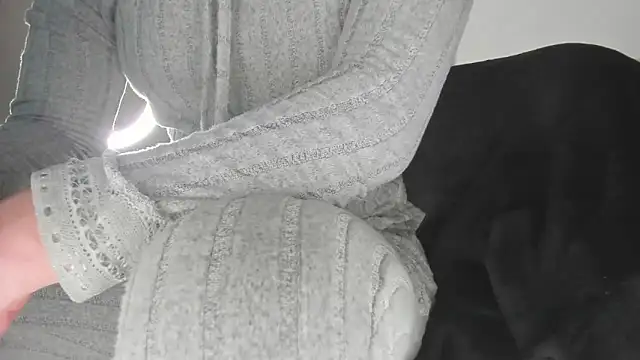 Snapshot of mila_dash chatting on November 25, 1:27 am mila dash online show from November 25, 1:27 am