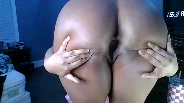 Snapshot of ebonymama23 chatting on October 24, 11:56 pm ebonymama23 online show from October 24, 11:56 pm