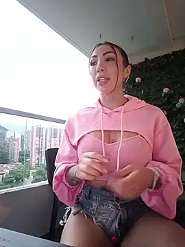 Sarahlove 90 online show from April 6, 11:05 pm