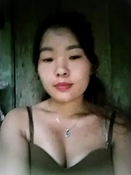 lylylove online show from September 10, 11:10 am