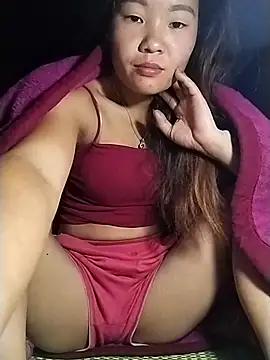 lylylove online show from October 30, 8:42 pm