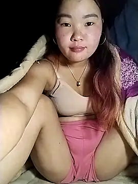 lylylove online show from March 4, 2:17 am