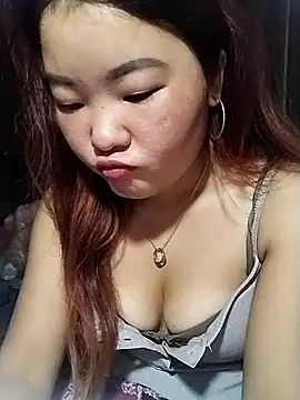 Snapshot of lylylove chatting on May 17, 11:12 pm lylylove online show from May 17, 11:12 pm