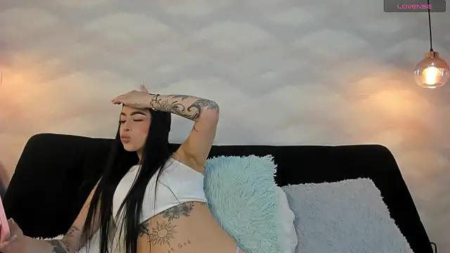 Snapshot of skailyn_angels chatting on September 27, 5:23 am skailyn angels online show from September 27, 5:23 am