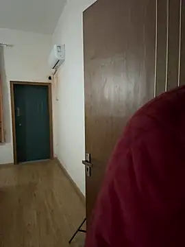 xiiuuff18 online show from February 10, 12:31 pm