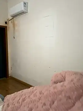 xiiuuff18 online show from March 17, 11:41 pm