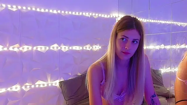 Snapshot of Aishha_ chatting on September 10, 5:18 am Aishha online show from September 10, 5:18 am