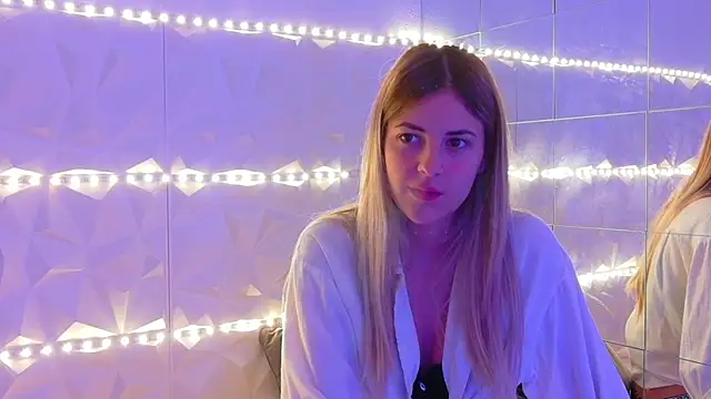 Snapshot of Aishha_ chatting on September 19, 5:20 am Aishha online show from September 19, 5:20 am