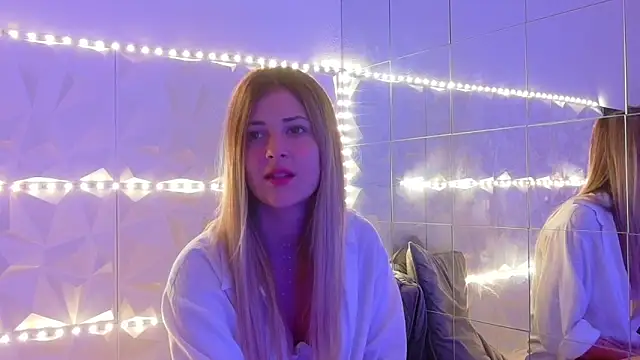 Snapshot of Aishha_ chatting on October 7, 5:04 am Aishha online show from October 7, 5:04 am