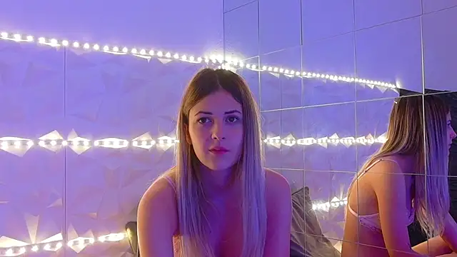 Snapshot of Aishha_ chatting on October 17, 5:10 am Aishha online show from October 17, 5:10 am