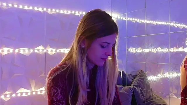 Snapshot of Aishha_ chatting on November 4, 6:01 am Aishha online show from November 4, 6:01 am