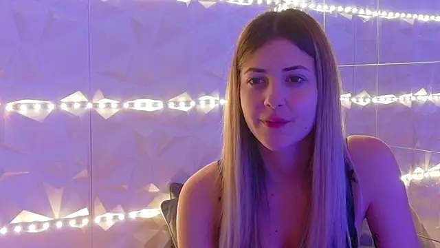 Snapshot of Aishha_ chatting on December 1, 5:56 am Aishha online show from December 1, 5:56 am