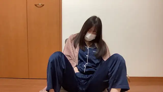 nuu u online show from November 11, 3:01 pm