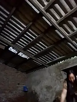 miss-su online show from April 8, 11:21 am