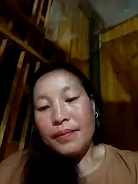 miss-su online show from April 16, 1:45 pm