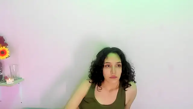 Snapshot of TeensNews18 chatting on September 28, 7:47 am TeensNews18 online show from September 28, 7:47 am