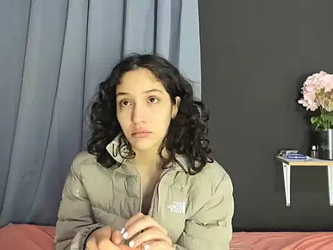 Snapshot of TeensNews18 chatting on November 6, 11:11 am TeensNews18 online show from November 6, 11:11 am